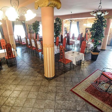 Hotel Castle Gjalski Забок Екстериор снимка