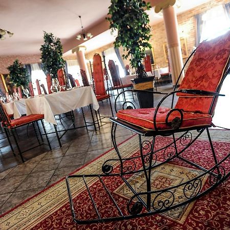 Hotel Castle Gjalski Забок Екстериор снимка