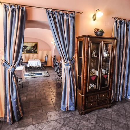 Hotel Castle Gjalski Забок Екстериор снимка