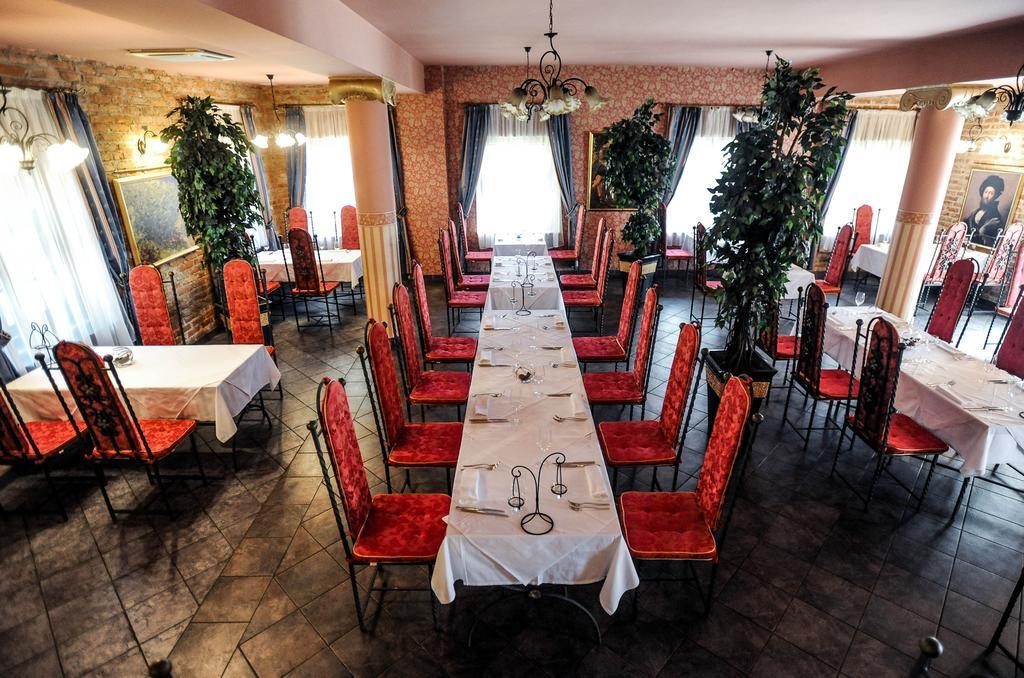 Hotel Castle Gjalski Забок Екстериор снимка