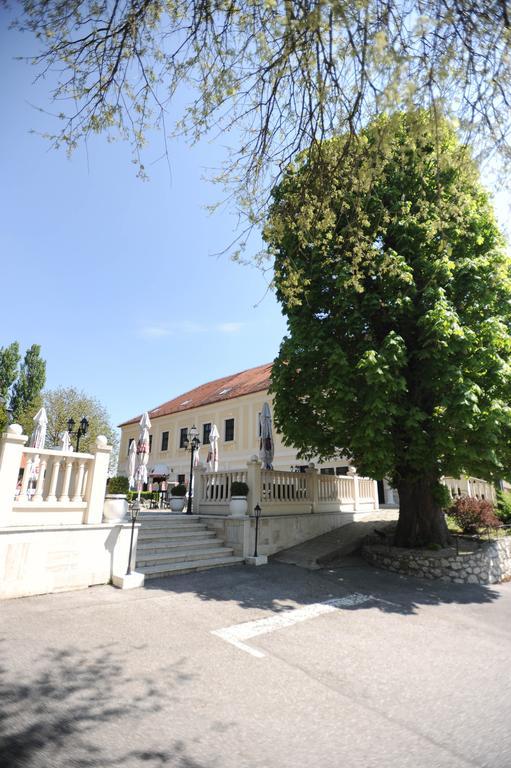 Hotel Castle Gjalski Забок Екстериор снимка